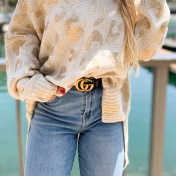 NWT Amoli Gold Leopard Printed V Neck Long Sleeve Tunic Knit Sweater - Picture 2 of 7